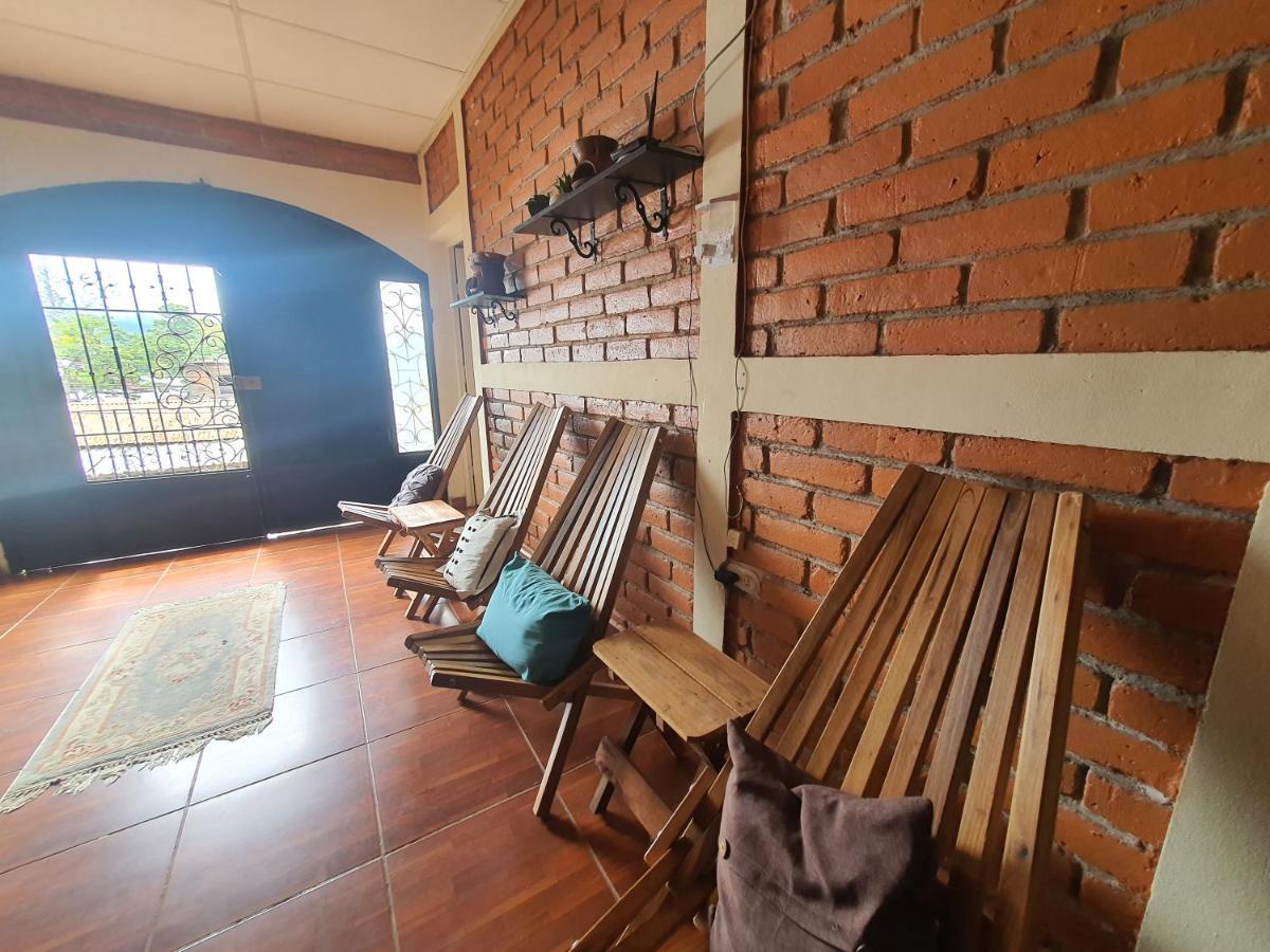 Hostal Las Veraneras Ataco กอนเซ็ปซิอ็อน เด อาตาโก ภายนอก รูปภาพ